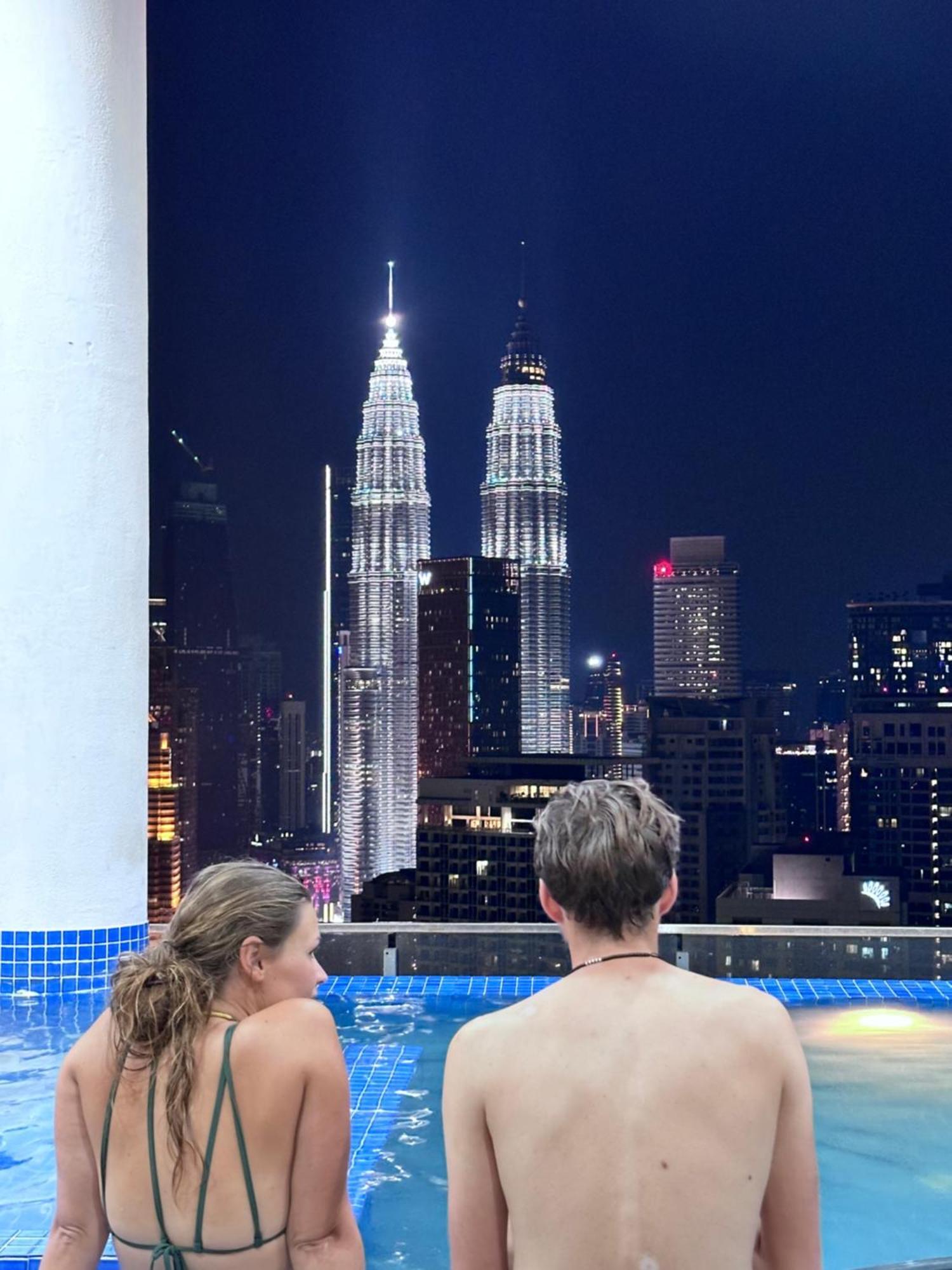 The Luxe Infinitum Klcc By Sahara Apartment Куала Лумпур Екстериор снимка